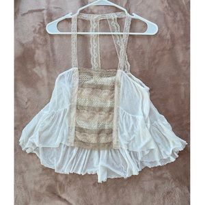 FREE PEOPLE❣️❣️ Lace Cropped Tank Top